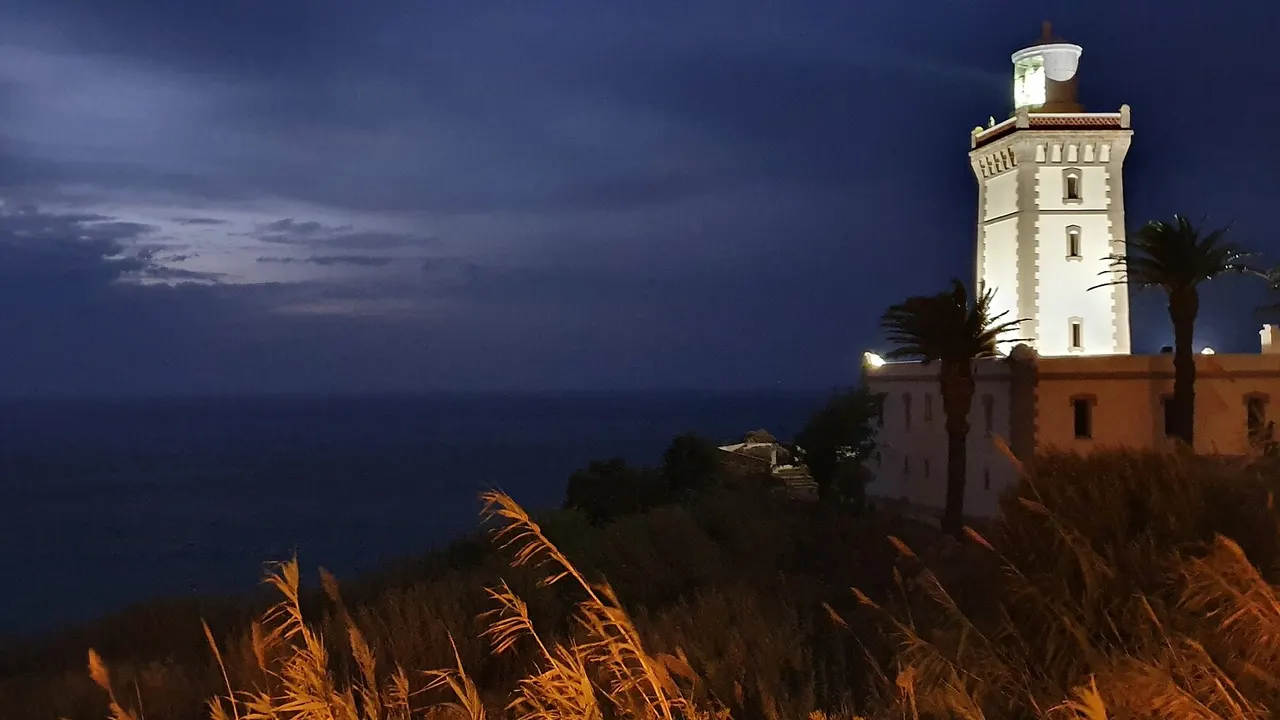 منارة رأس سبارطيل، طنجة